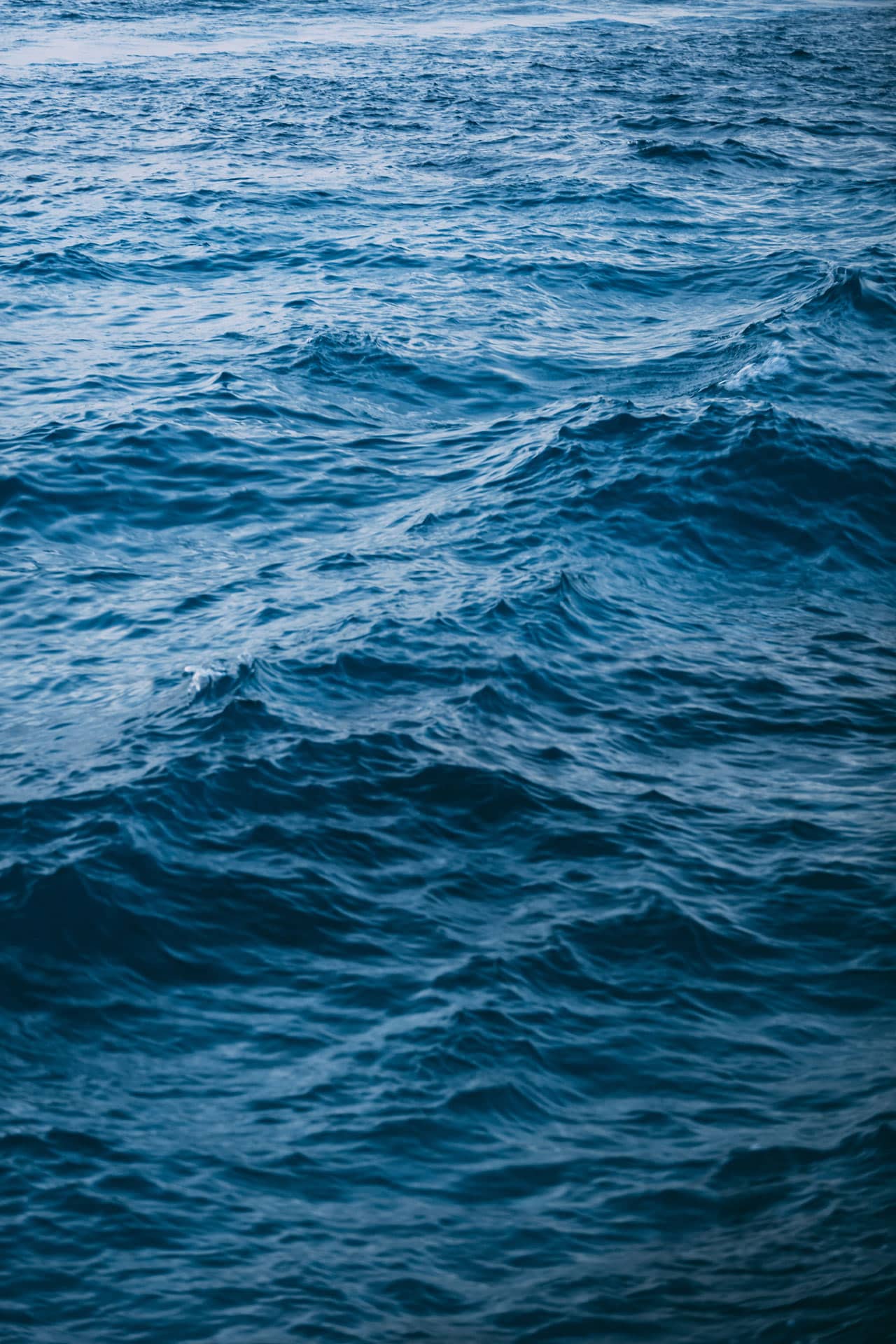 The water in the sea with some waves