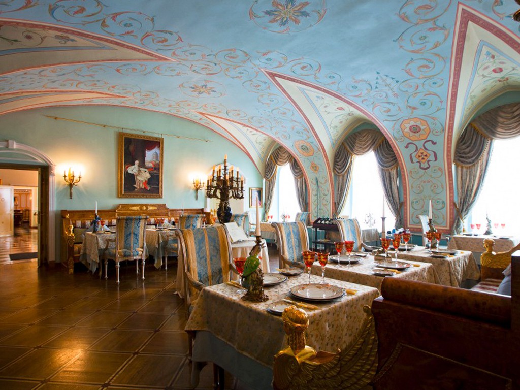 !4_Day-4-Luxurious-Imperial-style-Restaurant_2