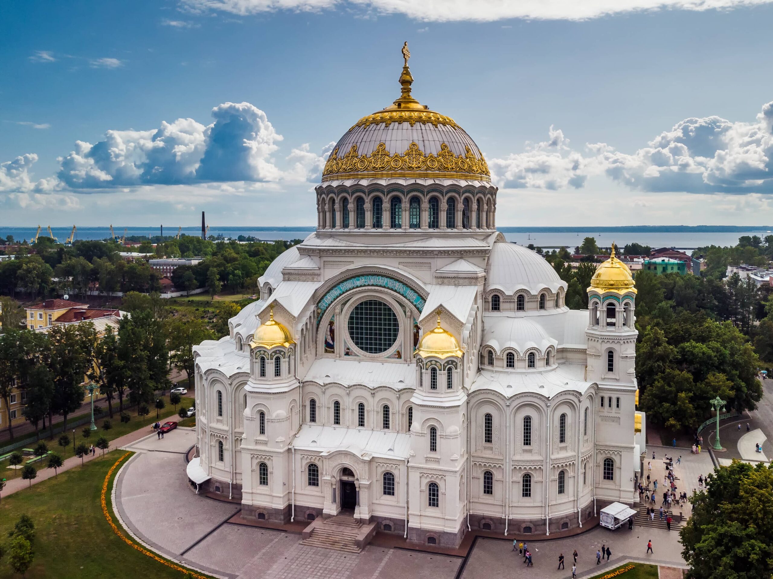 Кронштадт санкт петербург история. Крондтштат Санкт-Петербург экскурсии. Кронштадт Санкт-Петербург экскурсия. Кронштадт обзорная экскурсия.